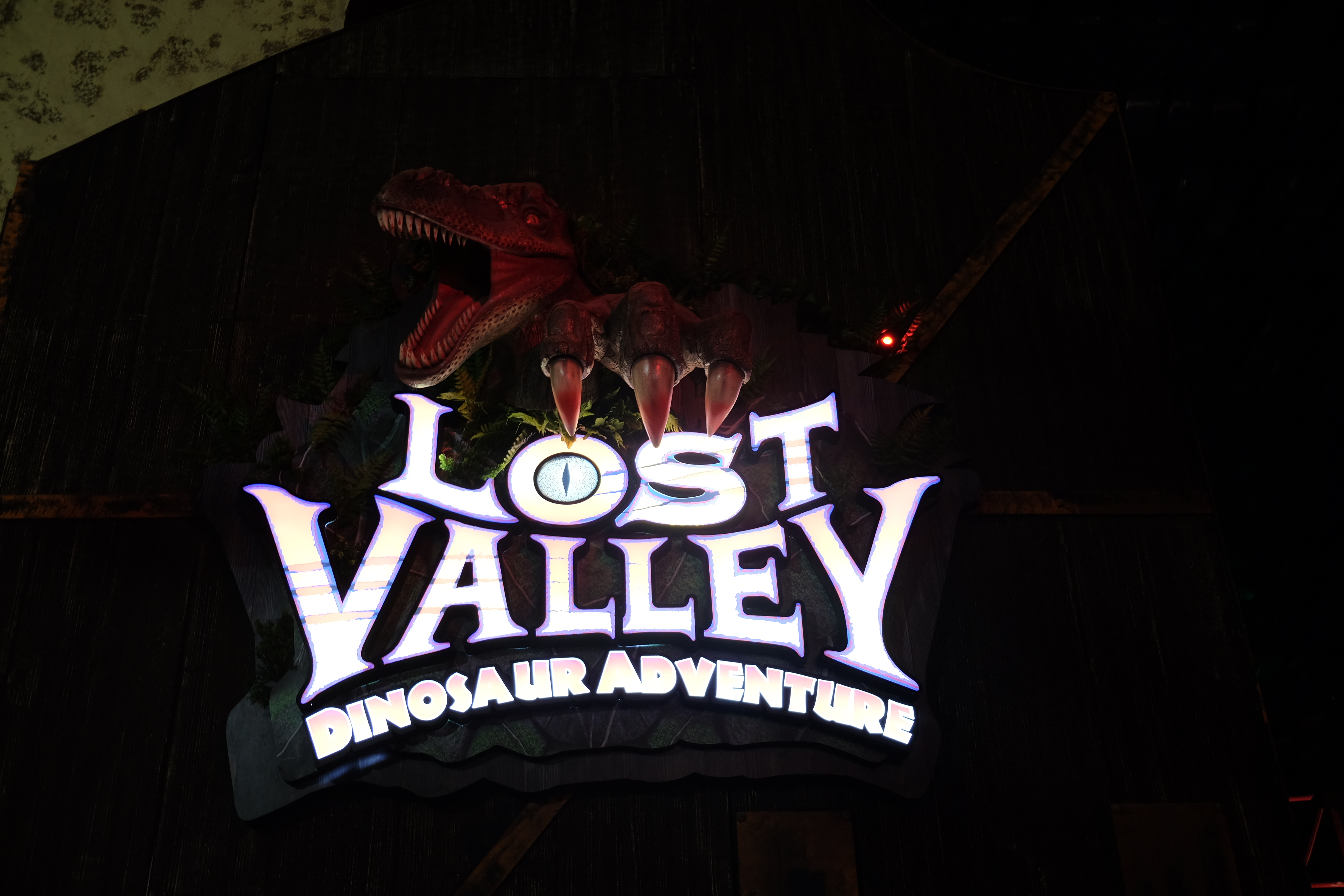 IMG Worlds Lost Valley The Velociraptor